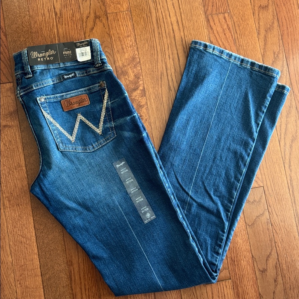 Wrangler Retro -Mae mid rise Boot cut Jeans NWT